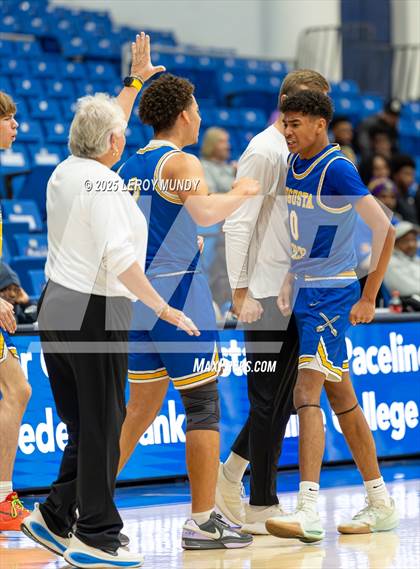 Thumbnail 3 in Augusta Prep vs. Evans photogallery.