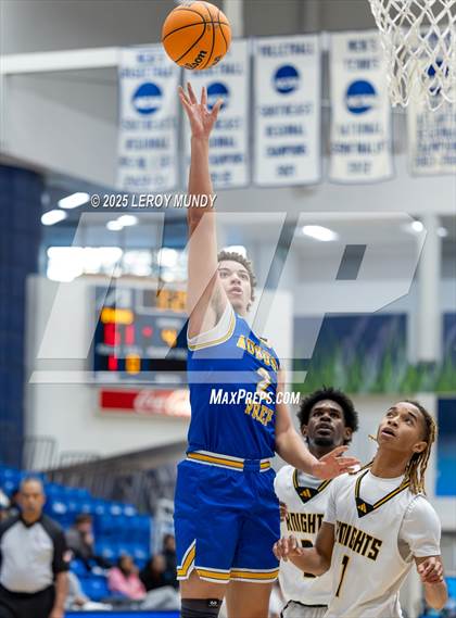 Thumbnail 2 in Augusta Prep vs. Evans photogallery.