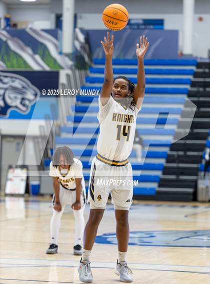 Thumbnail 2 in Augusta Prep vs. Evans photogallery.