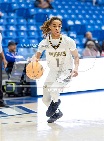 Thumbnail 2 in Augusta Prep vs. Evans photogallery.