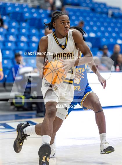 Thumbnail 2 in Augusta Prep vs. Evans photogallery.