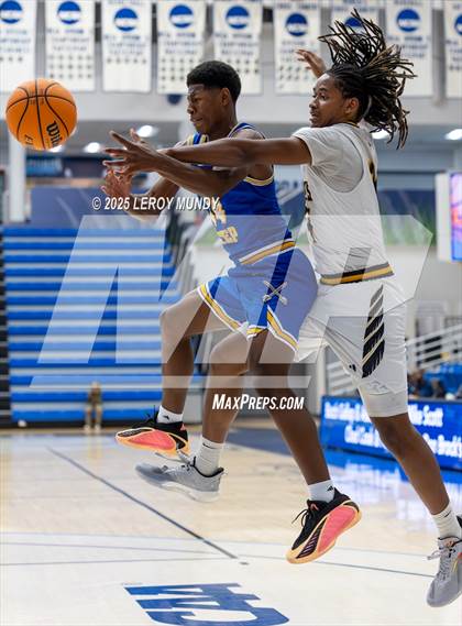 Thumbnail 1 in Augusta Prep vs. Evans photogallery.