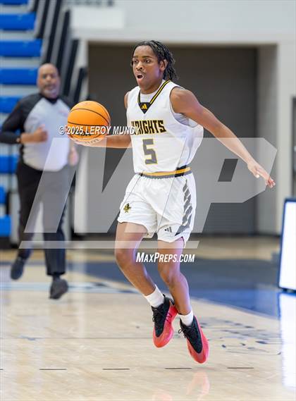 Thumbnail 3 in Augusta Prep vs. Evans photogallery.