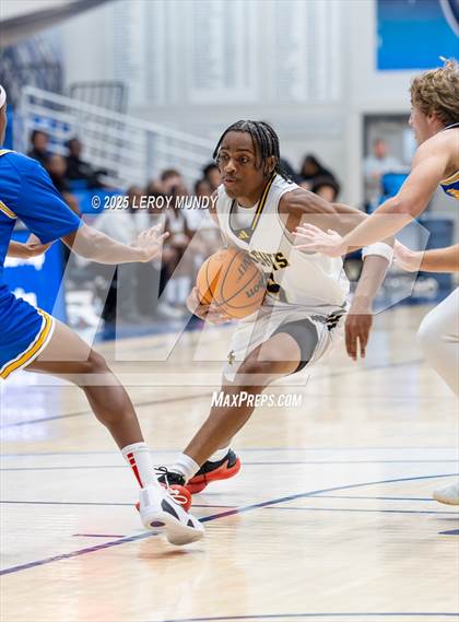 Thumbnail 2 in Augusta Prep vs. Evans photogallery.