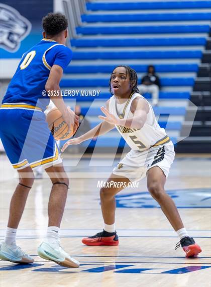 Thumbnail 1 in Augusta Prep vs. Evans photogallery.