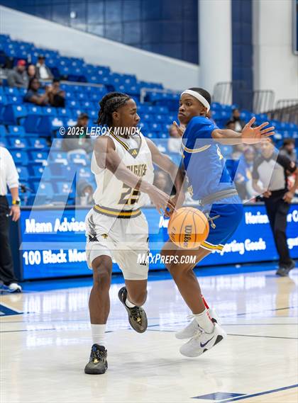 Thumbnail 2 in Augusta Prep vs. Evans photogallery.