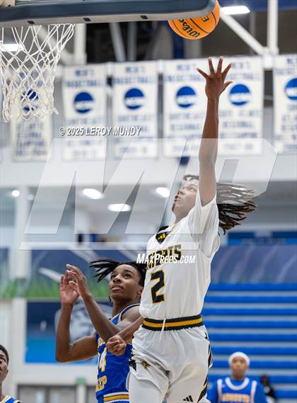 Thumbnail 3 in Augusta Prep vs. Evans photogallery.