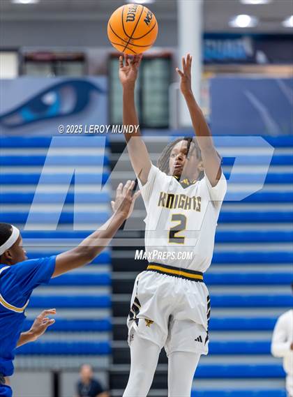 Thumbnail 3 in Augusta Prep vs. Evans photogallery.