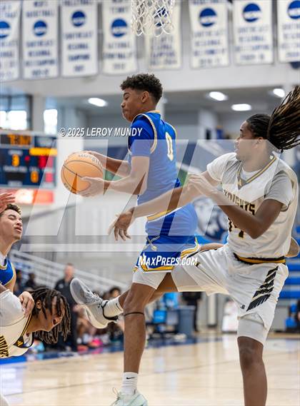 Thumbnail 3 in Augusta Prep vs. Evans photogallery.