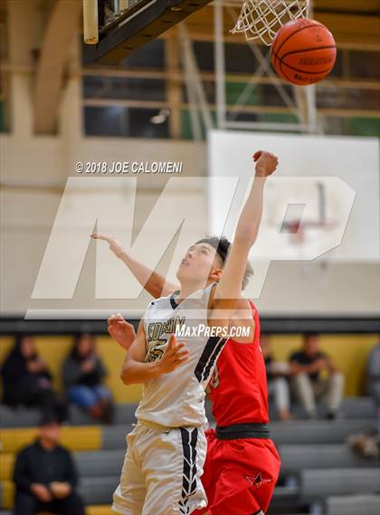 Thumbnail 1 in Ray vs Edison [Thomas A.] (SAISD Basketball Tournament) photogallery.