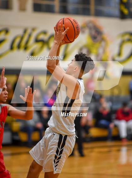 Thumbnail 1 in Ray vs Edison [Thomas A.] (SAISD Basketball Tournament) photogallery.
