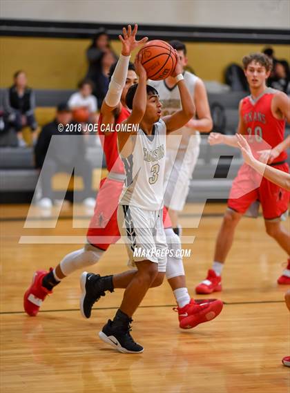 Thumbnail 2 in Ray vs Edison [Thomas A.] (SAISD Basketball Tournament) photogallery.