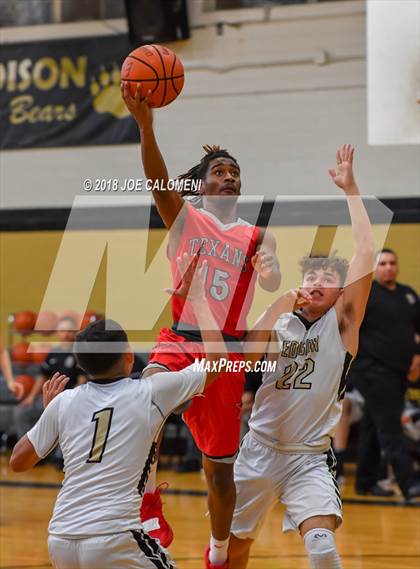 Thumbnail 2 in Ray vs Edison [Thomas A.] (SAISD Basketball Tournament) photogallery.