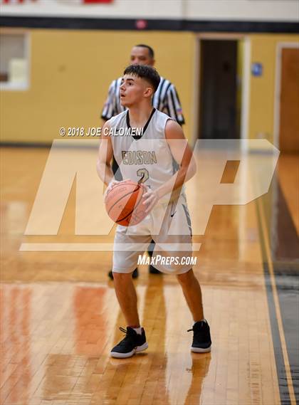 Thumbnail 2 in Ray vs Edison [Thomas A.] (SAISD Basketball Tournament) photogallery.
