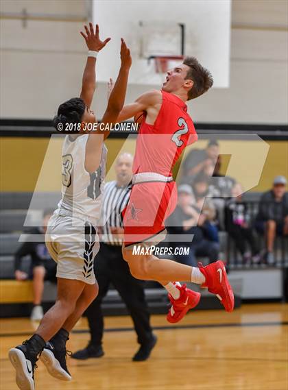 Thumbnail 3 in Ray vs Edison [Thomas A.] (SAISD Basketball Tournament) photogallery.