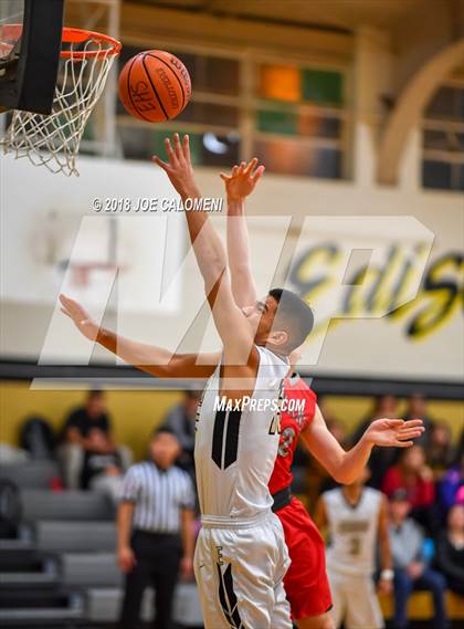 Thumbnail 2 in Ray vs Edison [Thomas A.] (SAISD Basketball Tournament) photogallery.