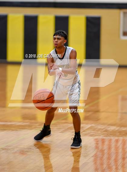 Thumbnail 2 in Ray vs Edison [Thomas A.] (SAISD Basketball Tournament) photogallery.