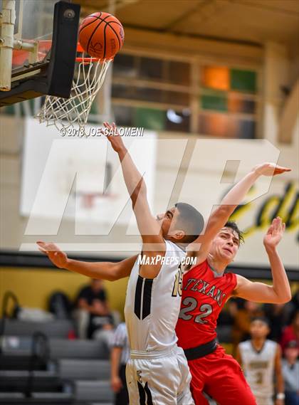 Thumbnail 3 in Ray vs Edison [Thomas A.] (SAISD Basketball Tournament) photogallery.
