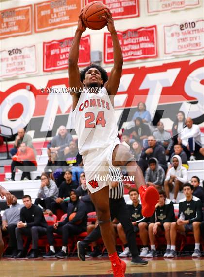 Thumbnail 2 in Bishop Montgomery vs. Westchester (Trevor Ariza Tip-off Classic) photogallery.