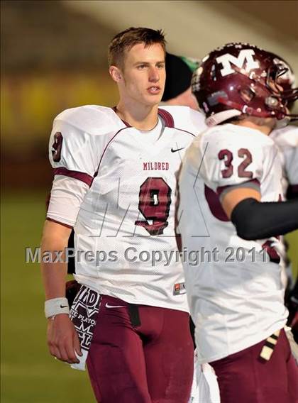 Thumbnail 1 in Mildred vs. Cisco (2A Division 2 Semifinal) photogallery.