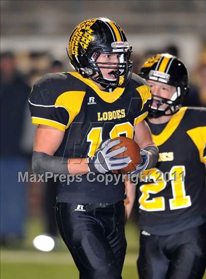 Thumbnail 2 in Mildred vs. Cisco (2A Division 2 Semifinal) photogallery.