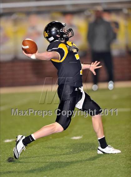 Thumbnail 3 in Mildred vs. Cisco (2A Division 2 Semifinal) photogallery.
