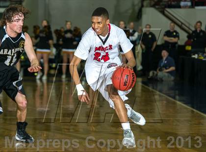 Thumbnail 1 in Arapahoe vs. Denver East (CHSAA 5A Great 8) photogallery.
