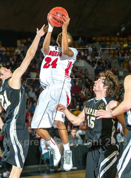 Thumbnail 3 in Arapahoe vs. Denver East (CHSAA 5A Great 8) photogallery.