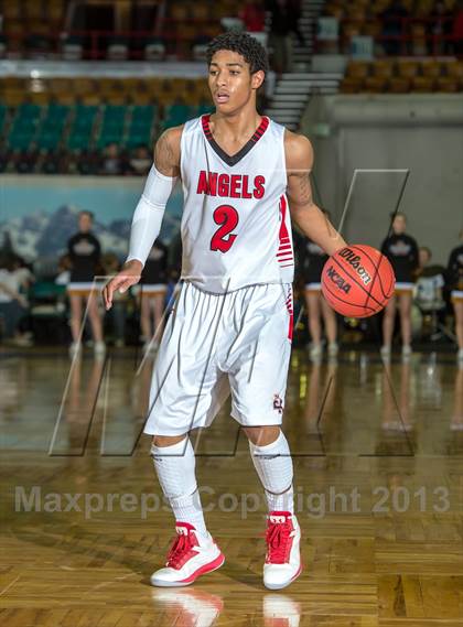 Thumbnail 2 in Arapahoe vs. Denver East (CHSAA 5A Great 8) photogallery.