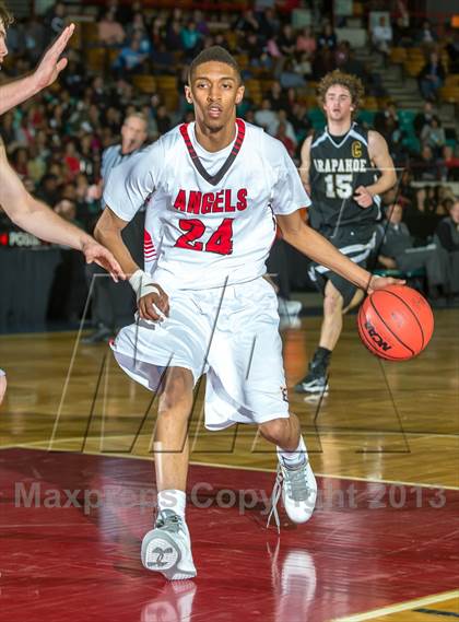Thumbnail 3 in Arapahoe vs. Denver East (CHSAA 5A Great 8) photogallery.