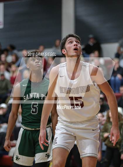Thumbnail 2 in Edmond Santa Fe vs. Edmond Memorial photogallery.