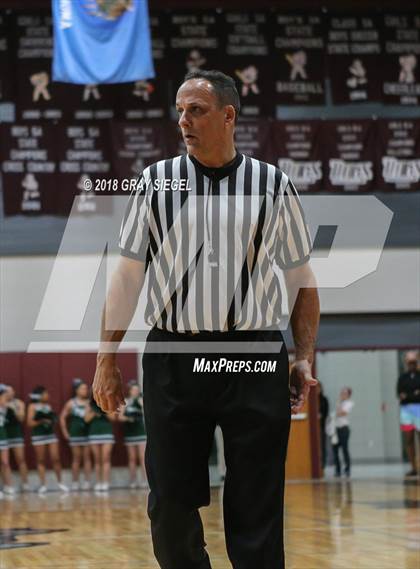 Thumbnail 1 in Edmond Santa Fe vs. Edmond Memorial photogallery.