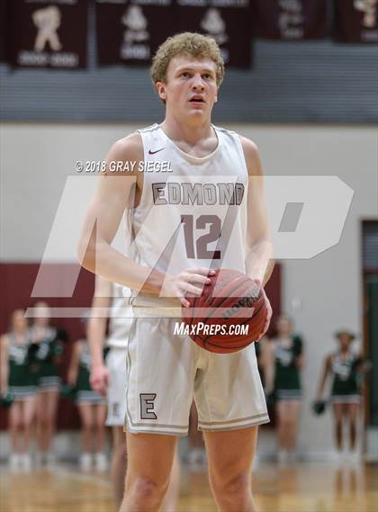 Thumbnail 1 in Edmond Santa Fe vs. Edmond Memorial photogallery.