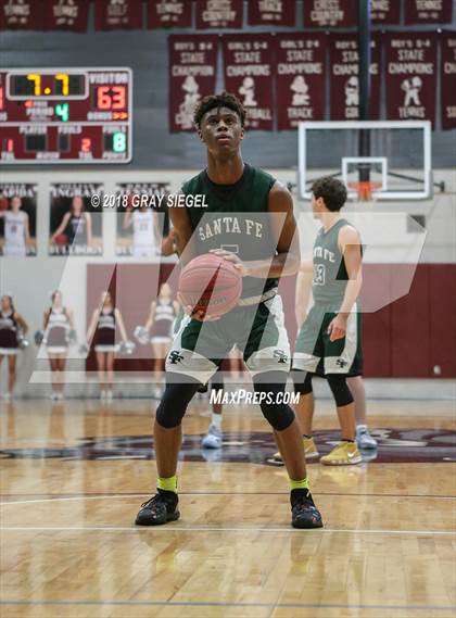 Thumbnail 2 in Edmond Santa Fe vs. Edmond Memorial photogallery.
