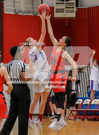 Thumbnail 3 in Oklahoma Christian vs Crossings Christian photogallery.
