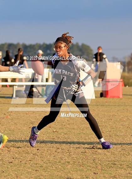 Thumbnail 3 in Washington vs New Bern photogallery.