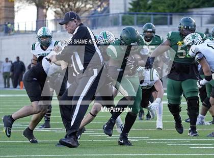 Thumbnail 2 in DeSoto vs Southlake Carroll (6A Div II Semifinal) photogallery.