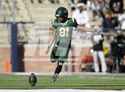 Thumbnail 2 in DeSoto vs Southlake Carroll (6A Div II Semifinal) photogallery.