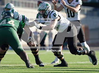 Thumbnail 2 in DeSoto vs Southlake Carroll (6A Div II Semifinal) photogallery.