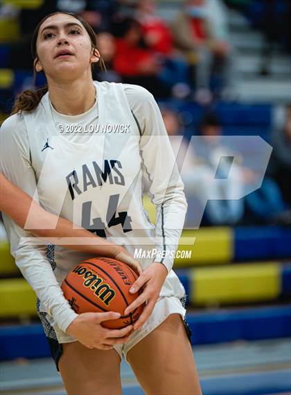 Thumbnail 2 in St. Michael's vs. Rio Rancho (Bobby Rodriguez Capital City Tournament) photogallery.