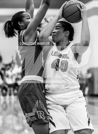 Thumbnail 3 in Ravenwood @ Lebanon (TSSAA AAA West Sectional Playoff) photogallery.