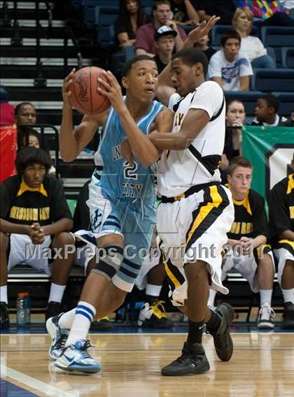 Thumbnail 2 in Mission Bay vs University City (CIF SDS D3 Final) photogallery.