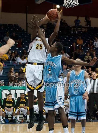 Thumbnail 2 in Mission Bay vs University City (CIF SDS D3 Final) photogallery.