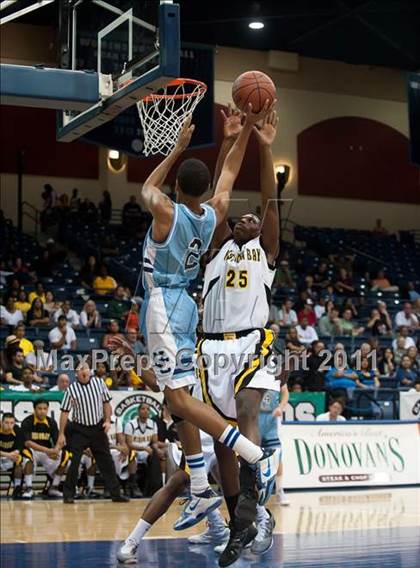Thumbnail 1 in Mission Bay vs University City (CIF SDS D3 Final) photogallery.