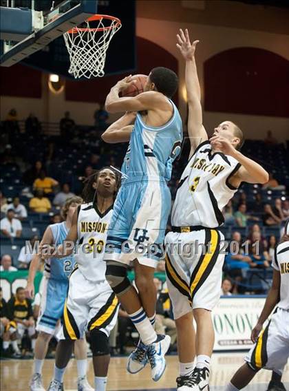 Thumbnail 1 in Mission Bay vs University City (CIF SDS D3 Final) photogallery.