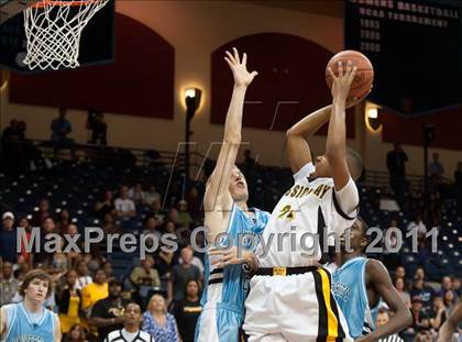 Thumbnail 2 in Mission Bay vs University City (CIF SDS D3 Final) photogallery.