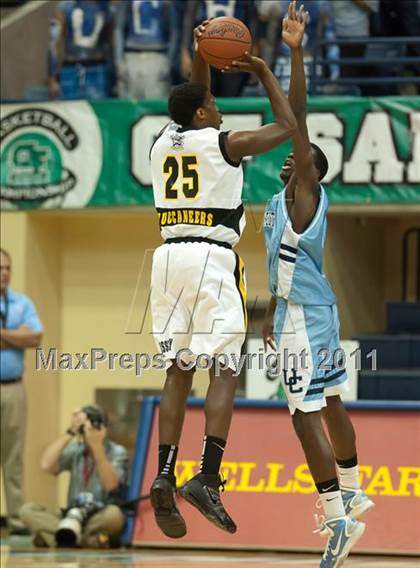 Thumbnail 3 in Mission Bay vs University City (CIF SDS D3 Final) photogallery.