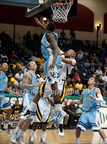 Thumbnail 3 in Mission Bay vs University City (CIF SDS D3 Final) photogallery.