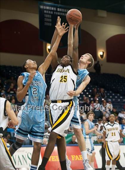 Thumbnail 2 in Mission Bay vs University City (CIF SDS D3 Final) photogallery.