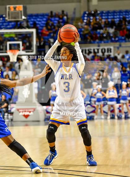 Thumbnail 2 in Conway vs North Little Rock (AAA 7A Final) photogallery.